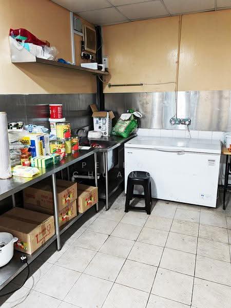 Enterprise Centre, 20 Bukit Batok Crescent, Dairy Farm / Bukit Panjang / Choa Chu Kang, 2,271 sqft, Light Industrial (B1) For Rent, by Pedro Chuang, 500292047 - Kitchen - CommercialGuru.com.sg