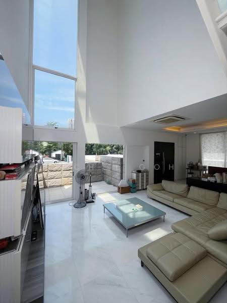 Triple Volume Ceiling! Beautiful Move-In Condition Semi-D In Bayshore, Bedok / Upper East Coast, 6 Bedrooms, 4,000 sqft, Semi-Detached House For Sale, by Rachel Goh, 500292048 - Living Room - PropertyGuru.com.sg