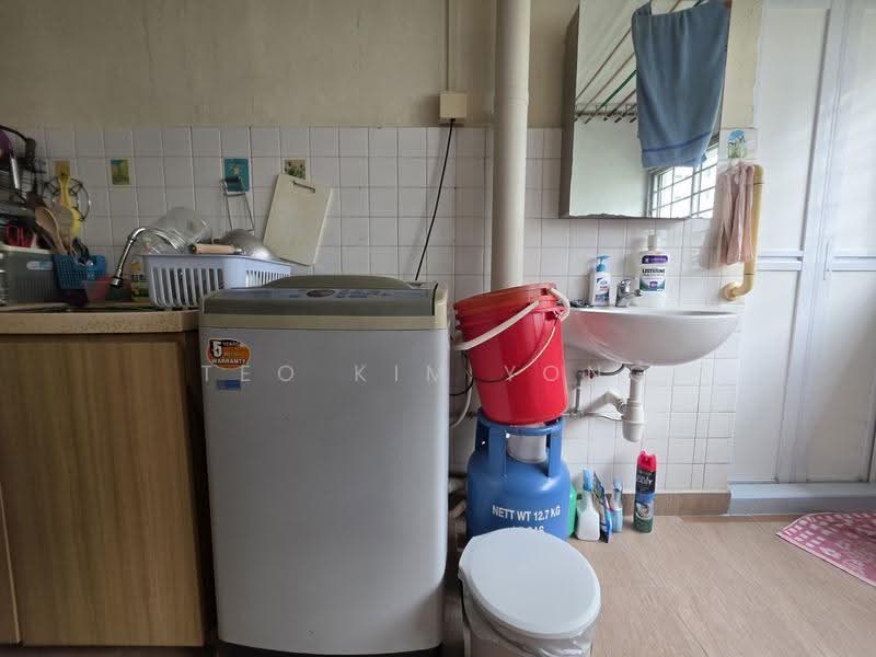 232 Ang Mo Kio Avenue 3, 232 Ang Mo Kio Avenue 3, Ang Mo Kio / Bishan / Thomson, 2 Bedrooms, 721 sqft, HDB Flat For Sale, by Teo Kim Yong, 500292053 - Kitchen - PropertyGuru.com.sg