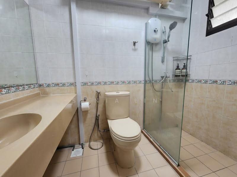 202A Compassvale Drive, 202A Compassvale Drive, Hougang / Punggol / Sengkang, 4 Bedrooms, 1,399 sqft, HDB Flat For Sale, by Sonia Lin, 500292058 - Bathroom - PropertyGuru.com.sg