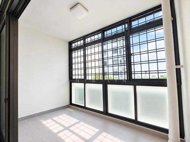 202A Compassvale Drive, 202A Compassvale Drive, Hougang / Punggol / Sengkang, 4 Bedrooms, 1,399 sqft, HDB Flat For Sale, by Sonia Lin, 500292058 - Balcony - PropertyGuru.com.sg