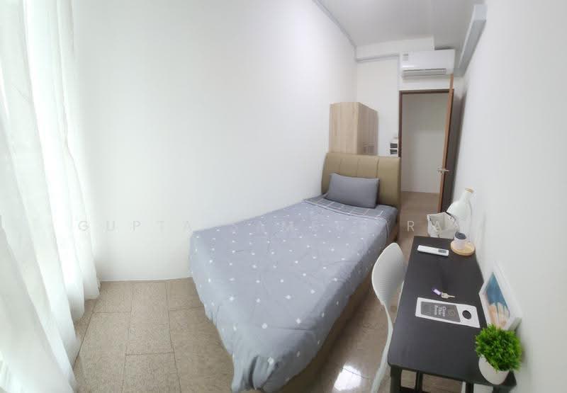 Queens, 10 Stirling Road, Alexandra / Commonwealth, Room Rental, 150 sqft, Condominium For Rent, by Gupta Sameer Raj, 500292063 - Bedroom - PropertyGuru.com.sg
