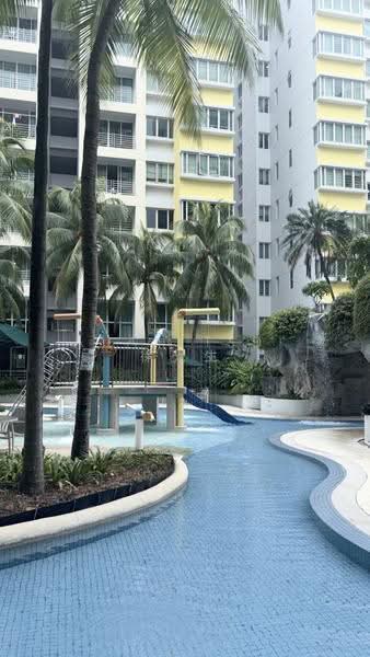 Sunglade, 11 Serangoon Avenue 2, Hougang / Punggol / Sengkang, Room Rental, 70 sqft, Condominium For Rent, by Alan Tsui 徐先生, 500292087 - Pool - PropertyGuru.com.sg
