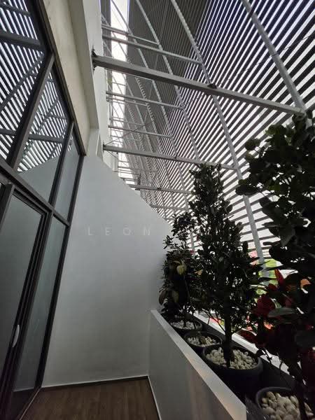 Central-Link, 8 Jalan Kilang Barat, Alexandra / Commonwealth, 1,076 sqft, Light Industrial (B1) For Sale, by Leon Lai, 500292100 - Balcony - CommercialGuru.com.sg