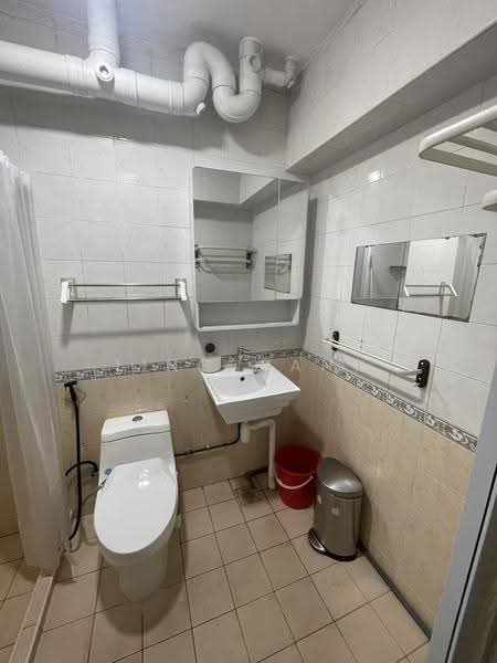 105B Edgefield Plains, 105B Edgefield Plains, Hougang / Punggol / Sengkang, Room Rental, 200 sqft, HDB Flat For Rent, by LING WANG, 500292120 - Bathroom - PropertyGuru.com.sg