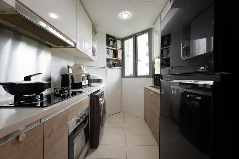 Eight Courtyards, 18 Canberra Drive, Sembawang / Yishun, 3 Bedrooms, 958 sqft, Condominium For Sale, by Michele Guan, 500292127 - Kitchen - PropertyGuru.com.sg