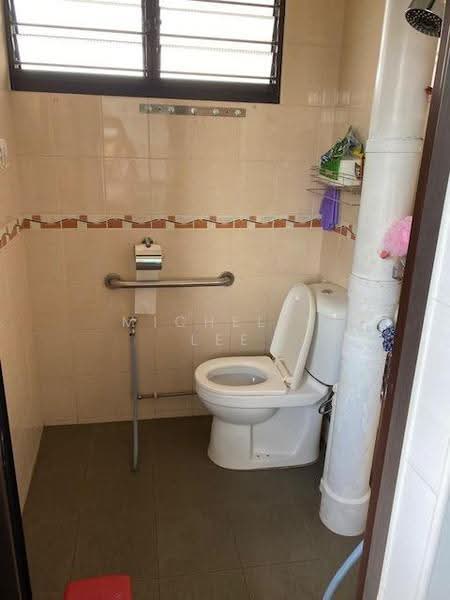414 Ang Mo Kio Avenue 10, 414 Ang Mo Kio Avenue 10, Ang Mo Kio / Bishan / Thomson, Room Rental, 200 sqft, HDB Flat For Rent, by Michelle Lee, 500292131 - Bathroom - PropertyGuru.com.sg