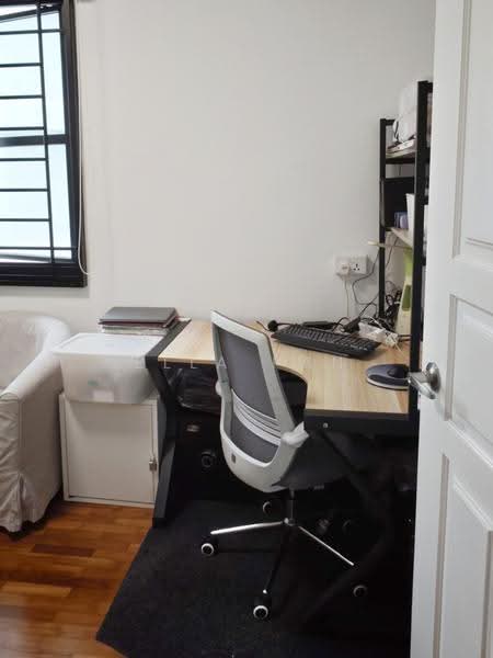Westmere, 75 Jurong East Street 13, Boon Lay / Jurong / Tuas, 3 Bedrooms, 1,098 sqft, Condominium For Rent, by Ella Pan, 500292138 - RM2-Study - PropertyGuru.com.sg
