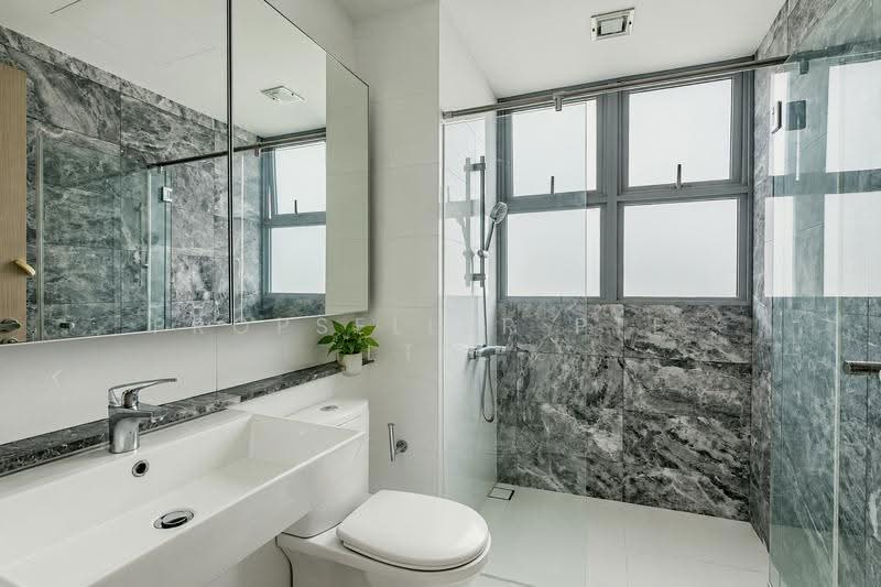 Eight Courtyards, 12A Canberra Drive, Sembawang / Yishun, 2 Bedrooms, 872 sqft, Condominium For Sale, by KOH YONG JIAN, 500292139 - Bathroom - PropertyGuru.com.sg