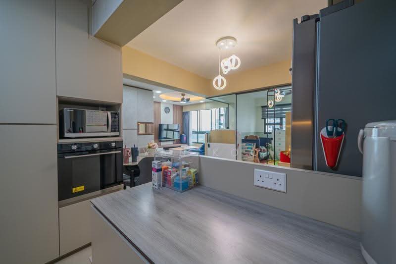 402A Fernvale Lane, 402A Fernvale Lane, Hougang / Punggol / Sengkang, 3 Bedrooms, 1,012 sqft, HDB Flat For Sale, by Ryan Koo, 500292149 - Kitchen - PropertyGuru.com.sg