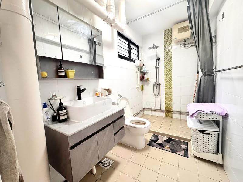 141 Marsiling Road, 141 Marsiling Road, Admiralty / Woodlands, 4 Bedrooms, 1,872 sqft, HDB Flat For Sale, by Loriana Ong, 500292173 - Master Bathroom - PropertyGuru.com.sg