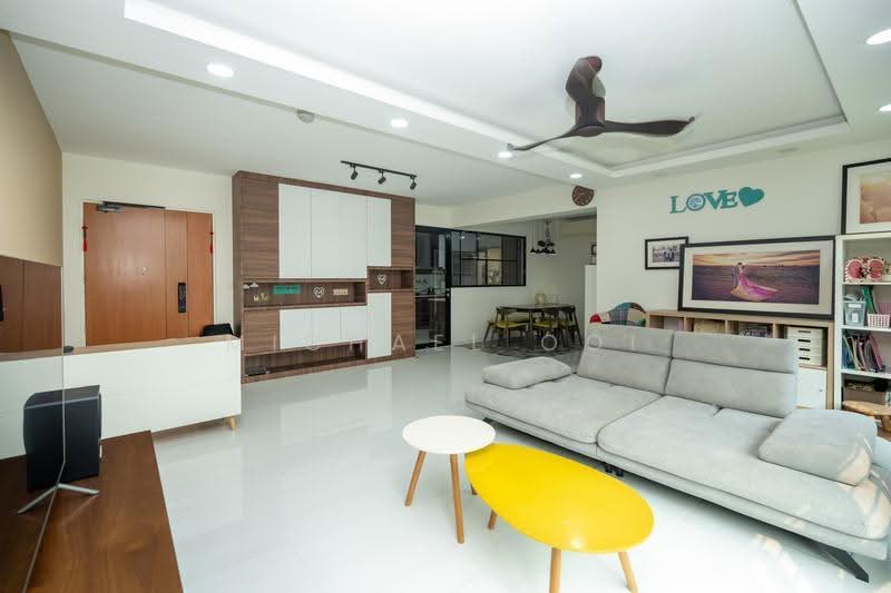 439B Bukit Batok West Avenue 8, 439B Bukit Batok West Avenue 8, Dairy Farm / Bukit Panjang / Choa Chu Kang, 3 Bedrooms, 1,216 sqft, HDB Flat For Sale, by Michael Ooi, 500292179 - Living Room - PropertyGuru.com.sg