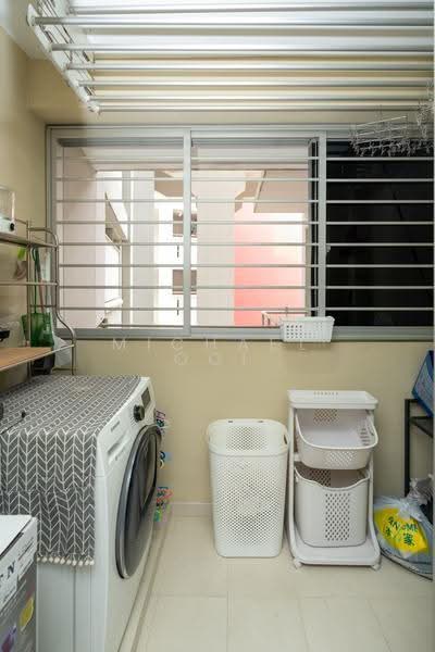 439B Bukit Batok West Avenue 8, 439B Bukit Batok West Avenue 8, Dairy Farm / Bukit Panjang / Choa Chu Kang, 3 Bedrooms, 1,216 sqft, HDB Flat For Sale, by Michael Ooi, 500292179 - Balcony - PropertyGuru.com.sg