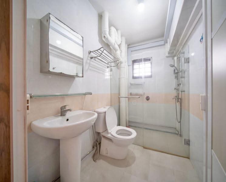 332 Sembawang Close, 332 Sembawang Close, Sembawang / Yishun, 3 Bedrooms, 1,463 sqft, HDB Flat For Sale, by Jay Ng, 500292192 - Bathroom - PropertyGuru.com.sg