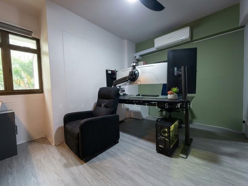 656B Jurong West Street 61, 656B Jurong West Street 61, Boon Lay / Jurong / Tuas, 4 Bedrooms, 1,420 sqft, HDB Flat For Sale, by Taufik Batisah, 500292197 - Study - PropertyGuru.com.sg