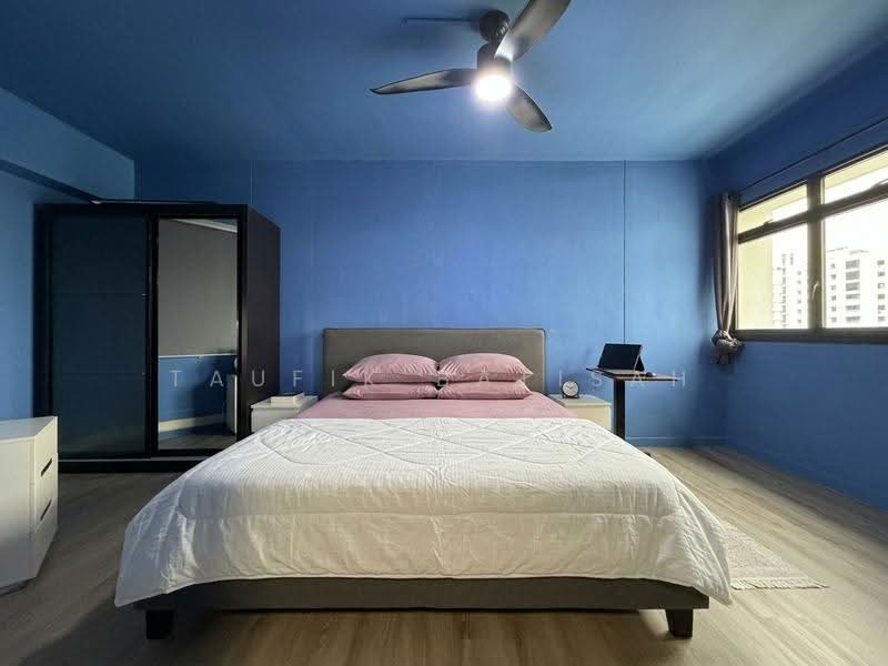 656B Jurong West Street 61, 656B Jurong West Street 61, Boon Lay / Jurong / Tuas, 4 Bedrooms, 1,420 sqft, HDB Flat For Sale, by Taufik Batisah, 500292197 - Master Bedroom - PropertyGuru.com.sg
