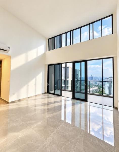 Cheap cheap penthouse, Dairy Farm / Bukit Panjang / Choa Chu Kang, 5 Bedrooms, 1,851 sqft, Condominium For Sale, by Elaine Wong, 500292202 - Living Room - PropertyGuru.com.sg