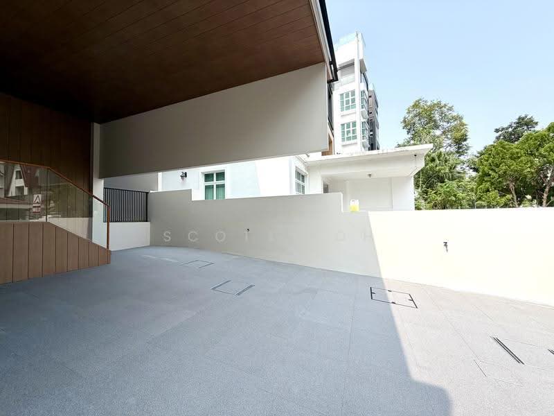 Brand New Semi-Detached in Telok Kurau, East Coast / Marine Parade, 5 Bedrooms, 5,765 sqft, Semi-Detached House For Sale, by Scott Loh, 500292204 - Car porch - PropertyGuru.com.sg