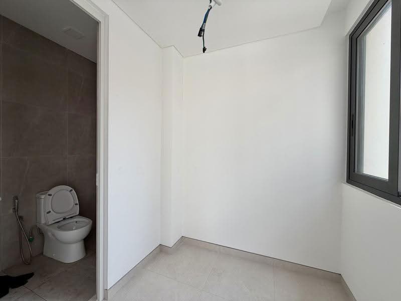 Brand New Semi-Detached in Telok Kurau, East Coast / Marine Parade, 5 Bedrooms, 5,765 sqft, Semi-Detached House For Sale, by Scott Loh, 500292204 - Helper's Room & Bathroom - PropertyGuru.com.sg