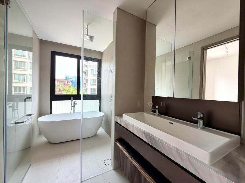 Brand New Semi-Detached in Telok Kurau, East Coast / Marine Parade, 5 Bedrooms, 5,765 sqft, Semi-Detached House For Sale, by Scott Loh, 500292204 - Master Bathroom - PropertyGuru.com.sg