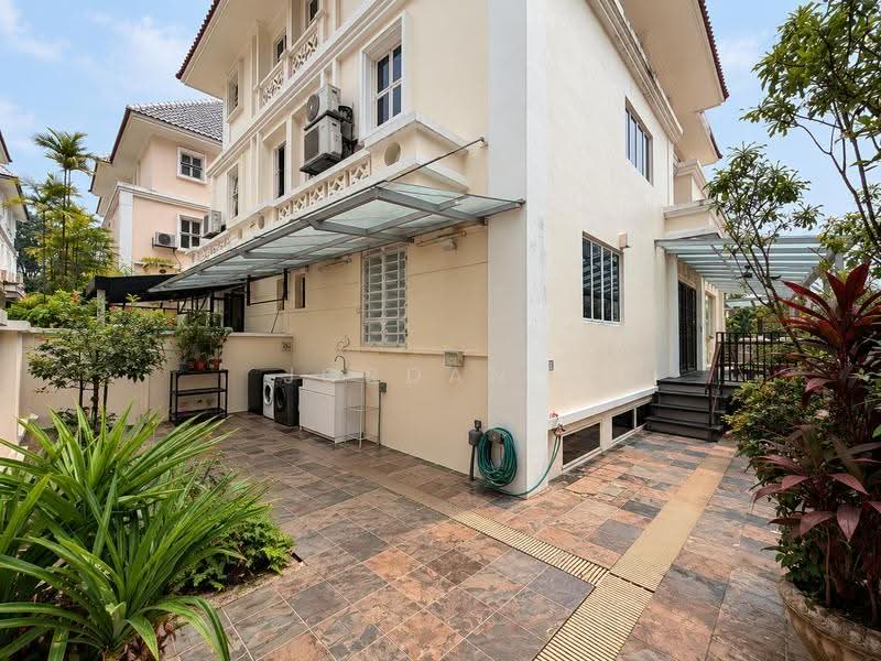 Holland Grove, Holland Grove View, Tanglin / Holland / Bukit Timah, 5 Bedrooms, 4,050 sqft, Semi-Detached House For Sale, by Jordan ., 500292214 - Exterior (backyard) - PropertyGuru.com.sg