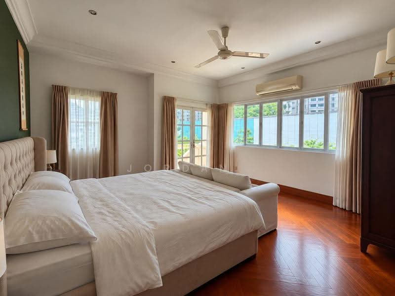 Holland Grove, Holland Grove View, Tanglin / Holland / Bukit Timah, 5 Bedrooms, 4,050 sqft, Semi-Detached House For Sale, by Jordan ., 500292214 - Master Bedroom - PropertyGuru.com.sg