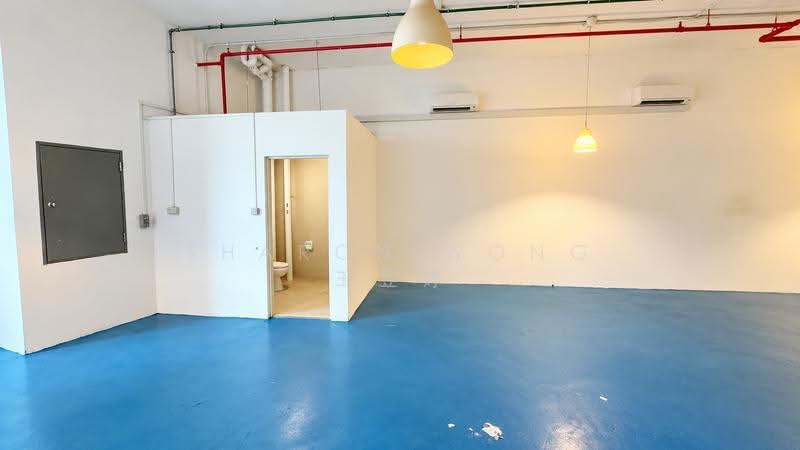 Oxley BizHub, 61 Ubi Road 1, Eunos / Geylang / Paya Lebar, 969 sqft, Light Industrial (B1) For Rent, by Sharon Wong 王昱婷, 500292269 - Bathroom - CommercialGuru.com.sg