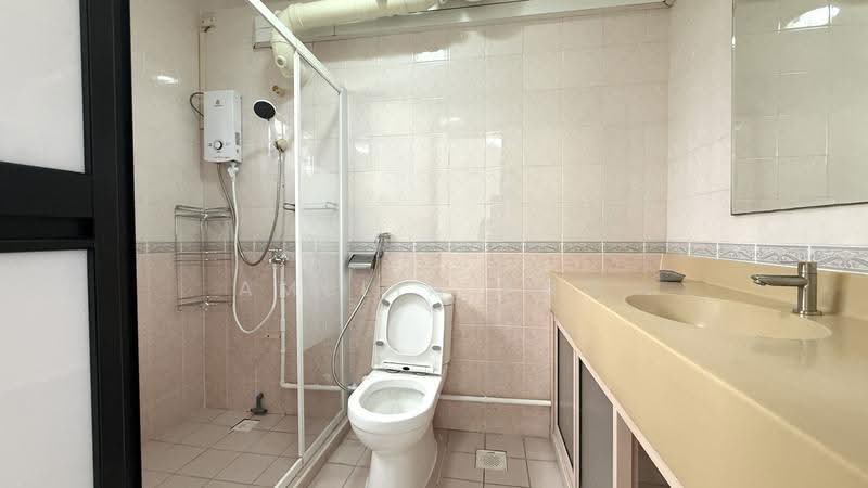 341 Sembawang Close, 341 Sembawang Close, Sembawang / Yishun, 4 Bedrooms, 1,410 sqft, HDB Flat For Rent, by Amelia Ang, 500292270 - Bathroom - PropertyGuru.com.sg