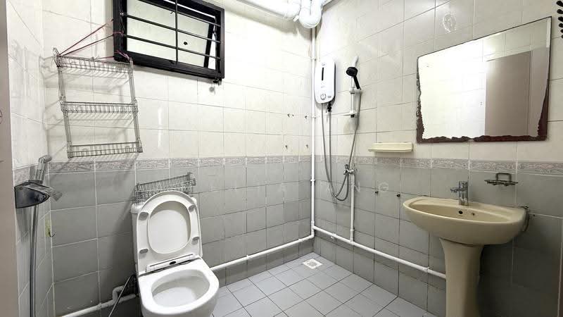 341 Sembawang Close, 341 Sembawang Close, Sembawang / Yishun, 4 Bedrooms, 1,410 sqft, HDB Flat For Rent, by Amelia Ang, 500292270 - Bathroom - PropertyGuru.com.sg