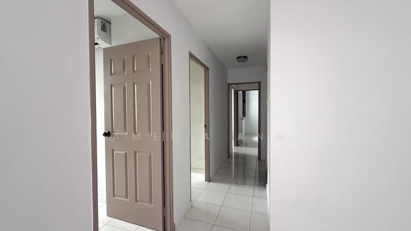 341 Sembawang Close, 341 Sembawang Close, Sembawang / Yishun, 4 Bedrooms, 1,410 sqft, HDB Flat For Rent, by Amelia Ang, 500292270 - Corridor - PropertyGuru.com.sg