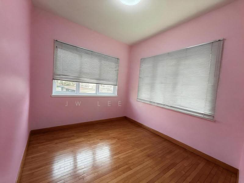 Corner Terrace, 1KM to Maris Stella & PLMS, A&A ready, Upper Paya Lebar Road, Eunos / Geylang / Paya Lebar, 5 Bedrooms, 1,843 sqft, Corner Terrace For Sale, by JW Lee 李健汶, 500292328 - Bedroom - PropertyGuru.com.sg