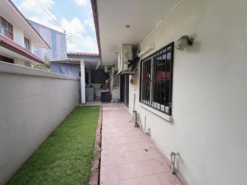 Corner Terrace, 1KM to Maris Stella & PLMS, A&A ready, Upper Paya Lebar Road, Eunos / Geylang / Paya Lebar, 5 Bedrooms, 1,843 sqft, Corner Terrace For Sale, by JW Lee 李健汶, 500292328 - Exterior - PropertyGuru.com.sg