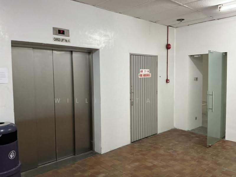 Delta House, 2 Alexandra Road, Alexandra / Commonwealth, 3,455 sqft, Office For Rent, by William Tang, 500292331 - Corridor - CommercialGuru.com.sg