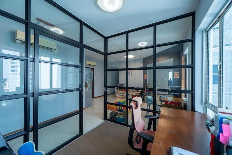 Northoaks, 20 Woodlands Cresent, Admiralty / Woodlands, 3 Bedrooms, 1,238 sqft, Condominium For Sale, by Jasmine Chew, 500292337 - Study - PropertyGuru.com.sg