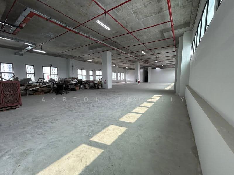 B2 Jurong Open Storage Space, Boon Lay / Jurong / Tuas, 3,750 sqft, Factory / Workshop (B2) For Rent, by Ayrton McCully, 500292372 - Interior - CommercialGuru.com.sg