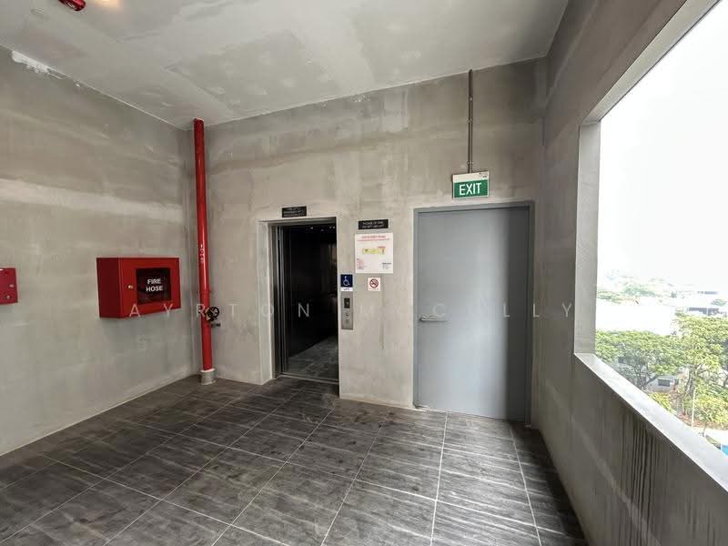 B2 Jurong Open Storage Space, Boon Lay / Jurong / Tuas, 3,750 sqft, Factory / Workshop (B2) For Rent, by Ayrton McCully, 500292372 - Corridor - CommercialGuru.com.sg