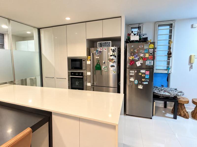 The Centris, 77 Jurong West Central 3, Boon Lay / Jurong / Tuas, 3 Bedrooms, 1,335 sqft, Apartment For Sale, by Perry Koh, 500292382 - Kitchen - PropertyGuru.com.sg