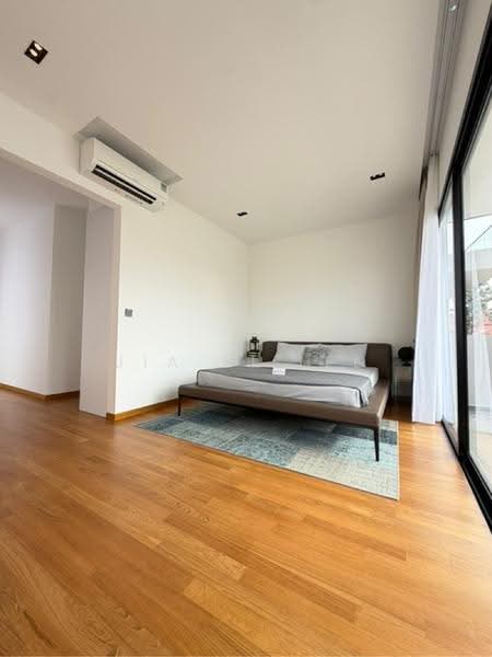 Marine Garden, Siglap Road, East Coast / Marine Parade, 5 Bedrooms, 9,280 sqft, Detached House For Sale, by Jia Yi Lee, 500292399 - Bedroom 3 — Master bedroom (Level 3) - PropertyGuru.com.sg