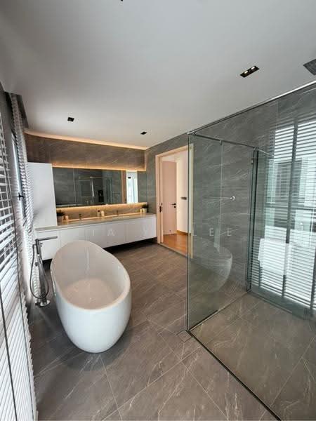 Marine Garden, Siglap Road, East Coast / Marine Parade, 5 Bedrooms, 9,280 sqft, Detached House For Sale, by Jia Yi Lee, 500292399 - Master bathroom - PropertyGuru.com.sg