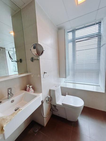 City Square Residences, 10 Kitchener Link, Farrer Park / Serangoon Rd, 4 Bedrooms, 1,507 sqft, Condominium For Rent, by Vanessa Terk, 500292418 - Bathroom - PropertyGuru.com.sg