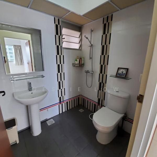 10A Bendemeer Light, 10A Bendemeer Road, Balestier / Toa Payoh, 3 Bedrooms, 1,001 sqft, HDB Flat For Rent, by Jessie Low, 500292427 - Bathroom - PropertyGuru.com.sg
