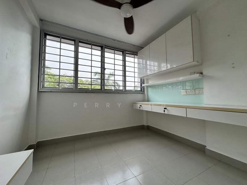 4 Queen's Road, 4 Queen's Road, Tanglin / Holland / Bukit Timah, 2 Bedrooms, 786 sqft, HDB Flat For Sale, by Perry Koh, 500292449 - Study - PropertyGuru.com.sg