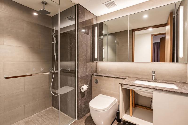 Parc Esta, 906 Sims Avenue, Eunos / Geylang / Paya Lebar, 2 Bedrooms, 657 sqft, Condominium For Sale, by Kelly Tan, 500292458 - Bathroom - PropertyGuru.com.sg