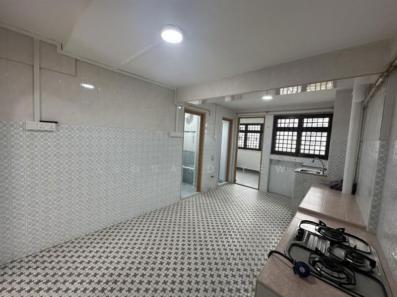 68 Geylang Bahru, 68 Geylang Bahru, Balestier / Toa Payoh, 3 Bedrooms, 700 sqft, HDB Flat For Sale, by Leonard Yew, 500292481 - Kitchen - PropertyGuru.com.sg