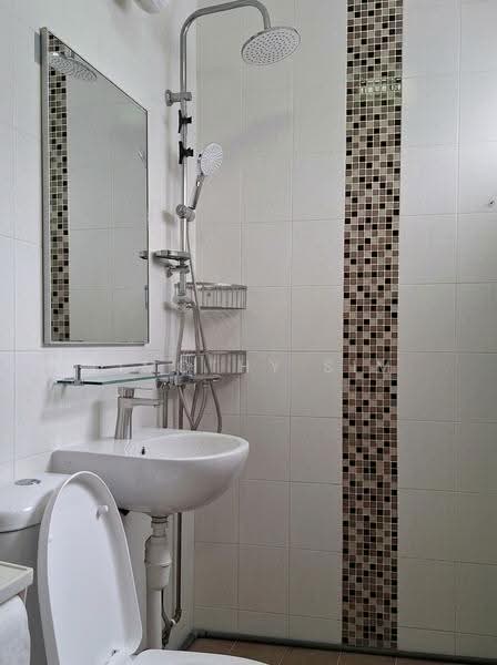 460 Tampines Street 42, 460 Tampines Street 42, Pasir Ris / Tampines, 4 Bedrooms, 1,614 sqft, HDB Flat For Sale, by Timothy Sim, 500292487 - Bathroom - PropertyGuru.com.sg