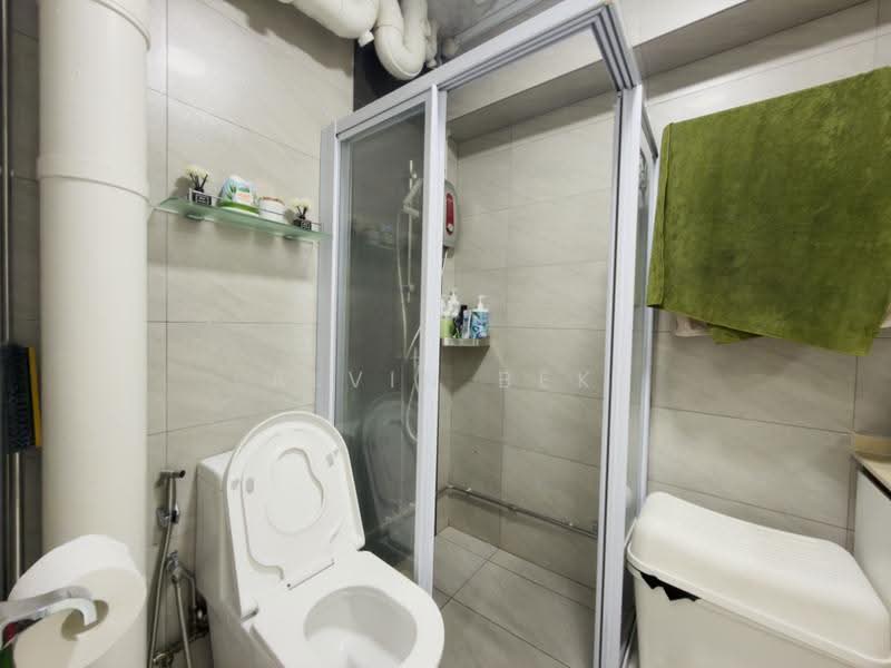 573 Pasir Ris Street 53, 573 Pasir Ris Street 53, Pasir Ris / Tampines, 4 Bedrooms, 1,206 sqft, HDB Flat For Rent, by Alvin Bek, 500292494 - Bathroom - PropertyGuru.com.sg
