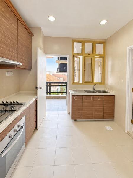 Orange Regency, 101 Fernhill Road, Tanglin / Holland / Bukit Timah, 3 Bedrooms, 2,422 sqft, Apartment For Rent, by Tessa Chiu, 500292521 - Kitchen - PropertyGuru.com.sg