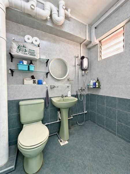 440 Choa Chu Kang Avenue 4, 440 Choa Chu Kang Avenue 4, Dairy Farm / Bukit Panjang / Choa Chu Kang, 3 Bedrooms, 1,141 sqft, HDB Flat For Sale, by Michelle Koo, 500292526 - Bathroom - PropertyGuru.com.sg