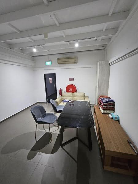 Ground Floor Unit Excellent Frontage @ Serangoon Garden Way, Serangoon Garden Way, Hougang / Punggol / Sengkang, 1,499 sqft, Shop / Shophouse For Rent, by Zai Abdullah, 500292536 - Living Room - CommercialGuru.com.sg