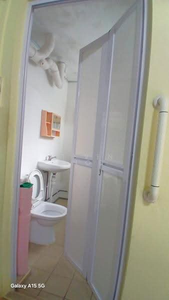 335 Serangoon Avenue 3, 335 Serangoon Avenue 3, Hougang / Punggol / Sengkang, Room Rental, 130 sqft, HDB Flat For Rent, by Steven Choo, 500292552 - Bathroom - PropertyGuru.com.sg